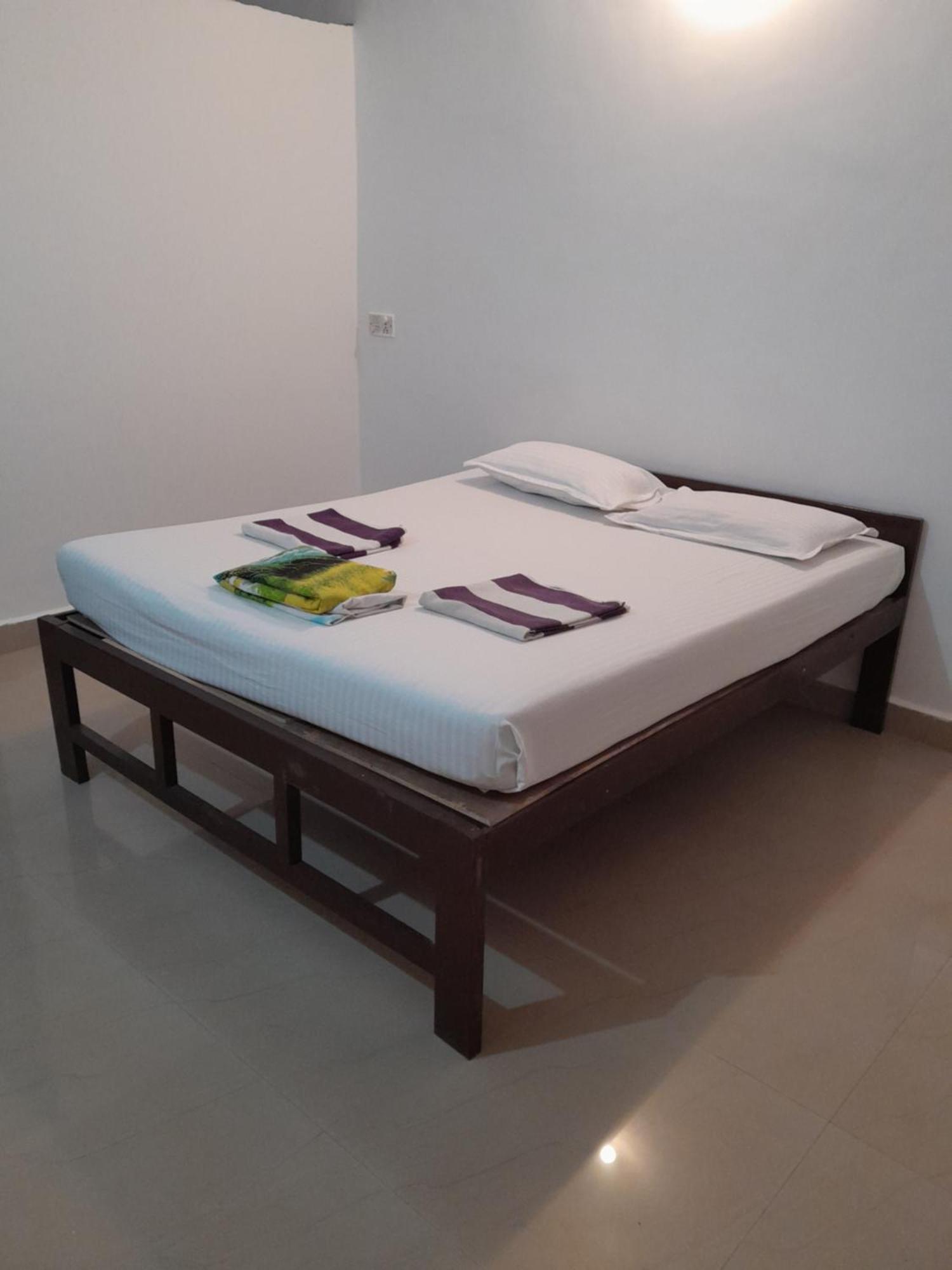 IVON Guest House Arambol Extérieur photo